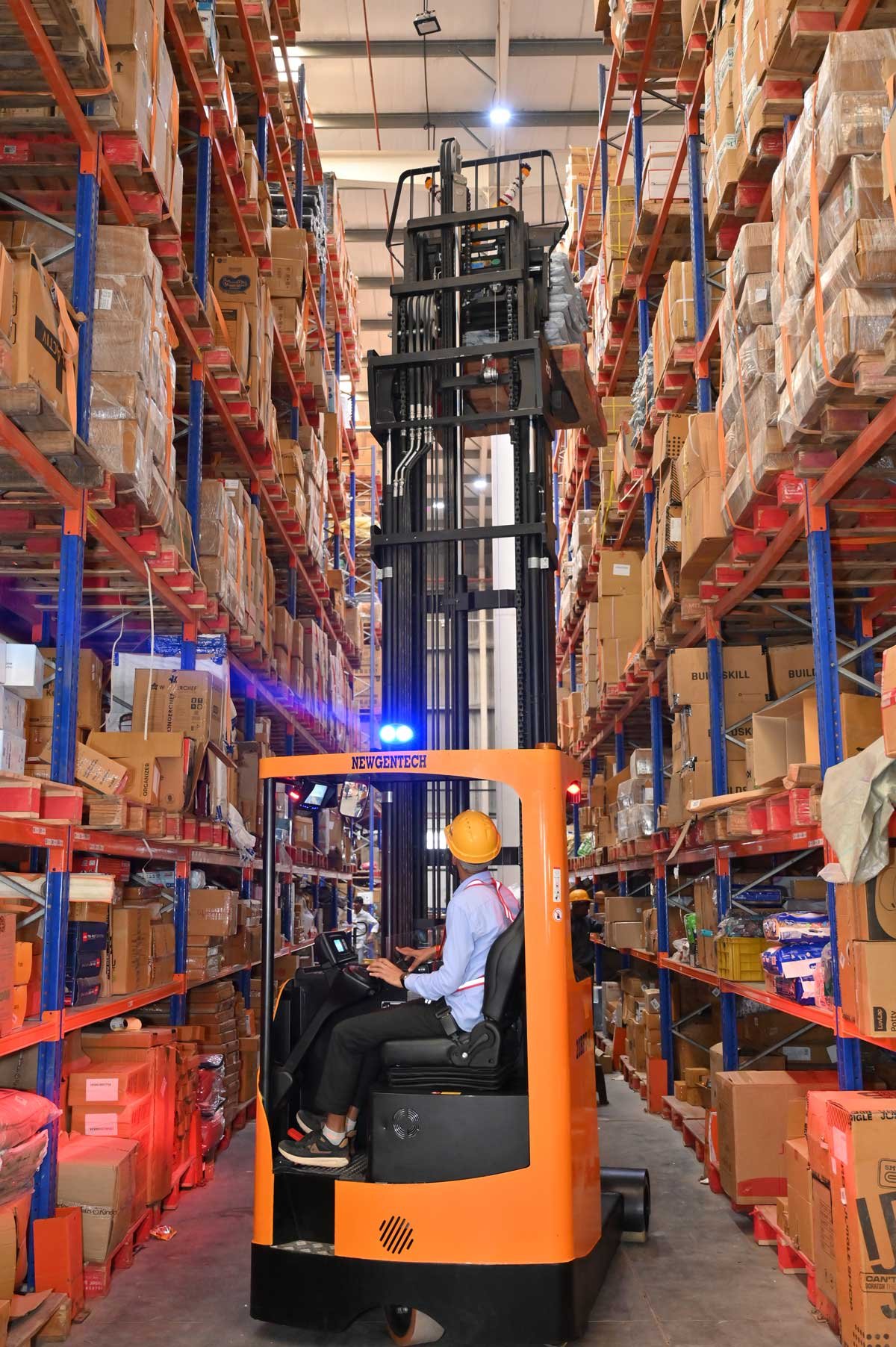 reach-truck